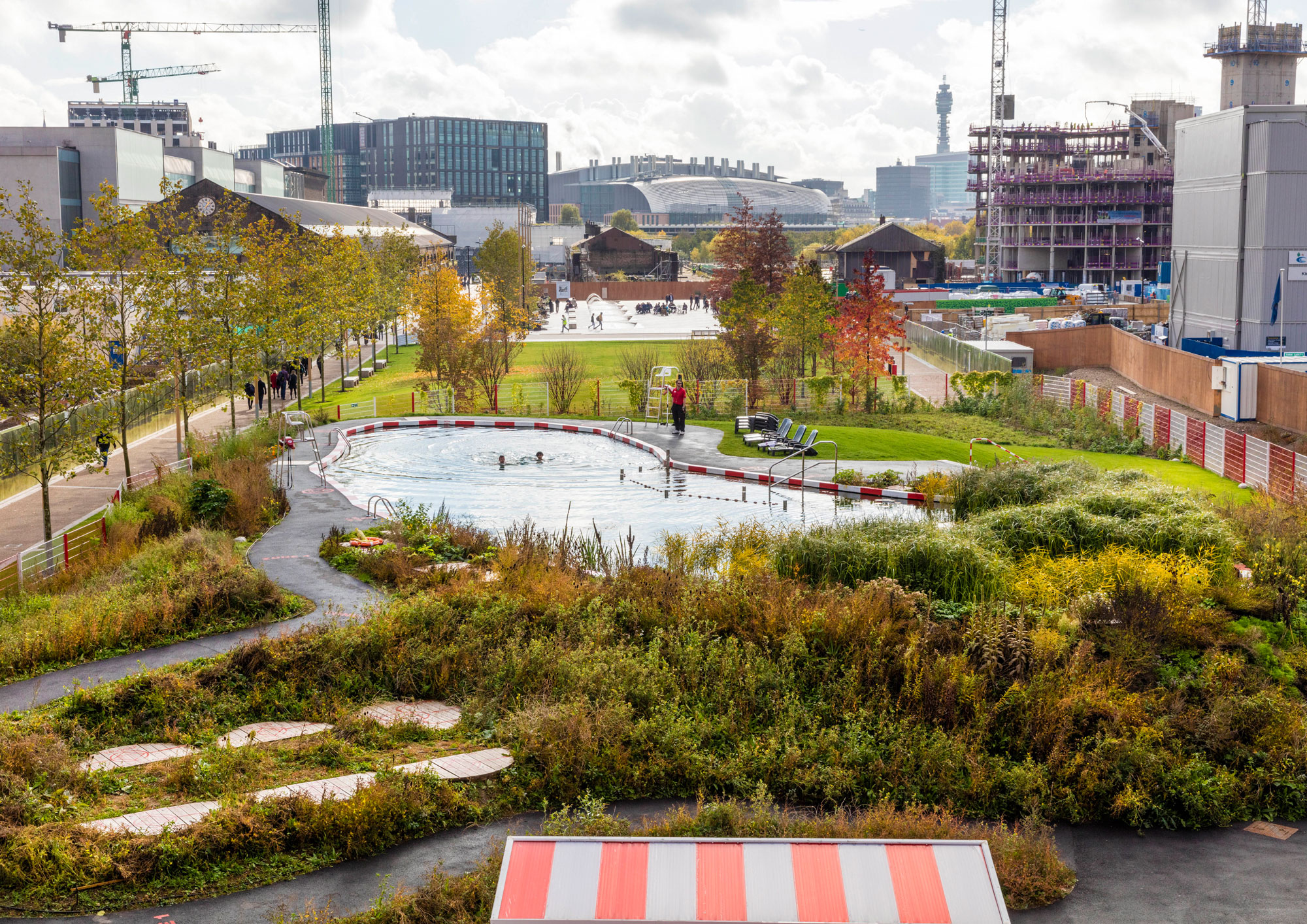 King’s Cross urban redevelopment showing freshwater urban pool 