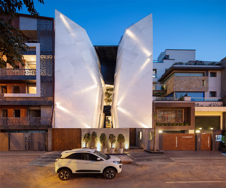 Cleft House by Anagram Architects
