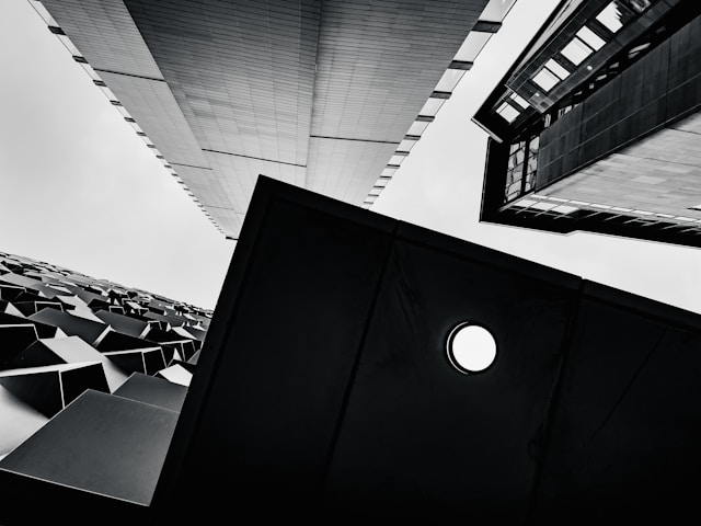 Dynamic Facades