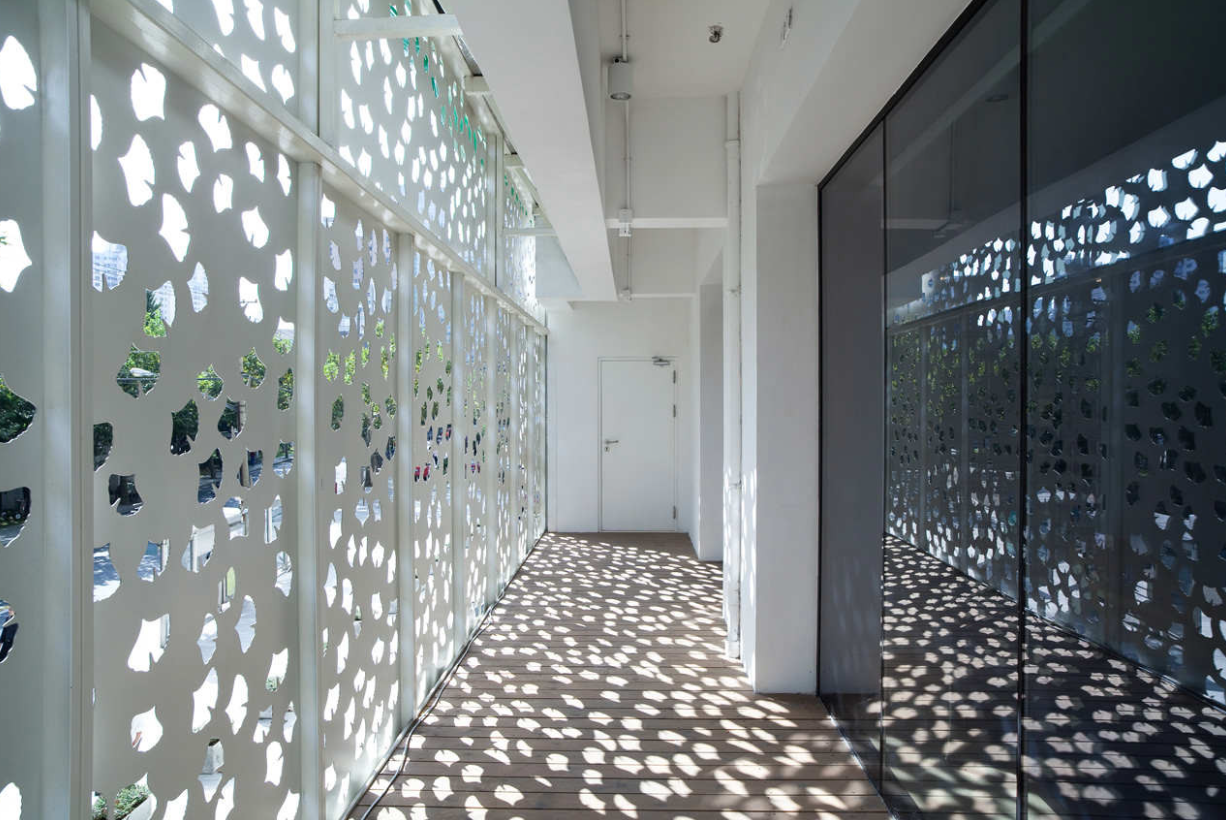 3d cut perforated walls