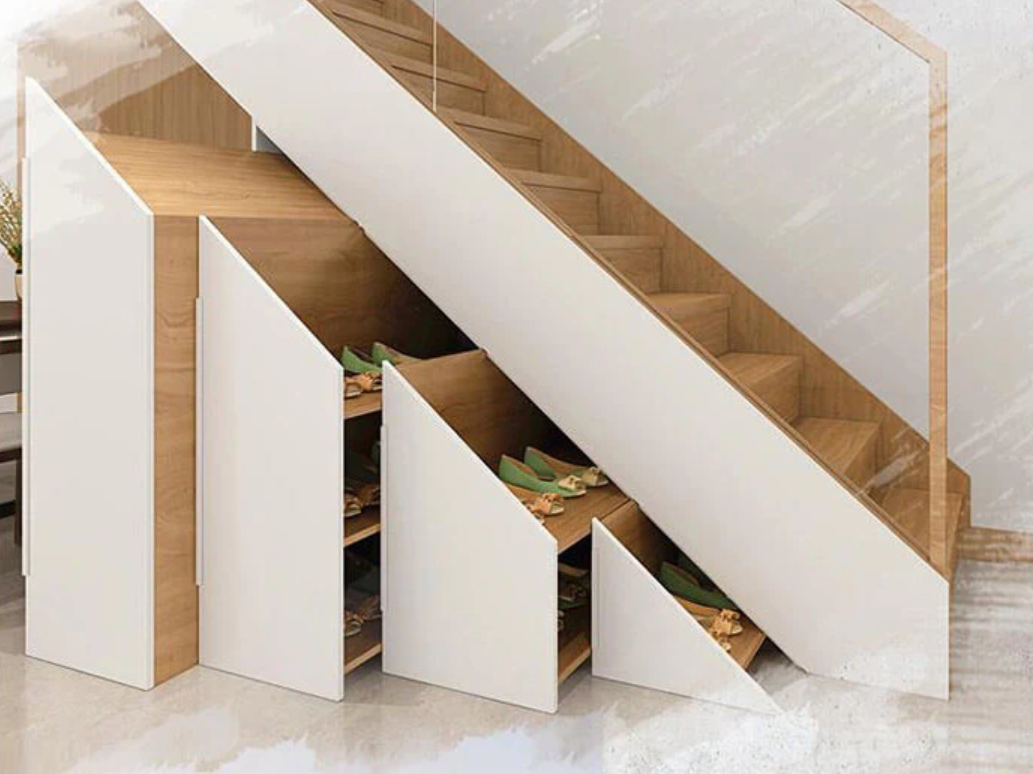Built-in storage staircase