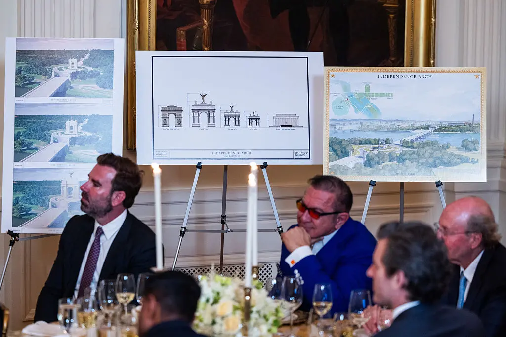 3 Options in Height and Scale proposed by Arc De Trump 