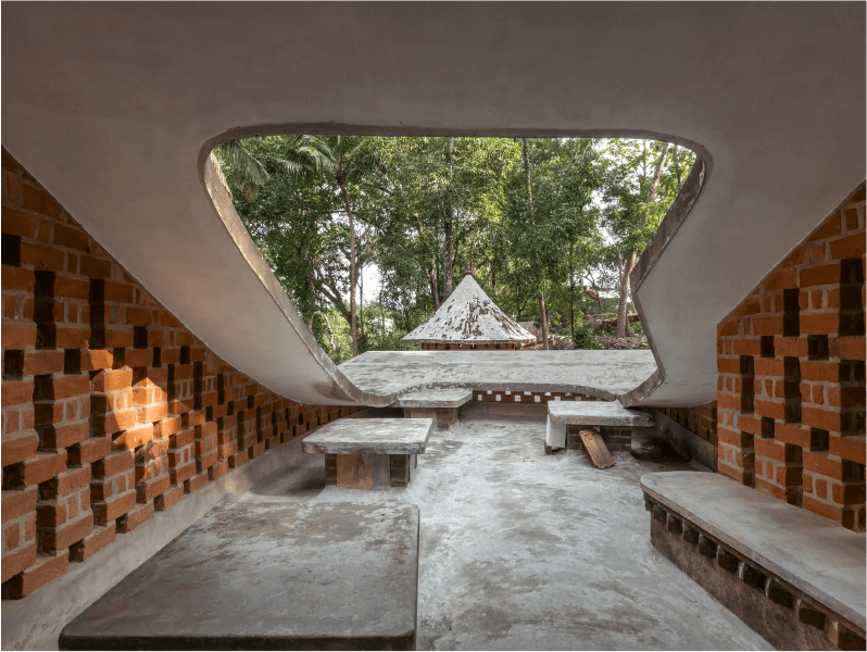 Rooftop sitting and interactive zone with nature